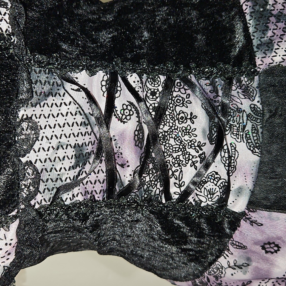 Gothic Enchantress Costume W/ Wig, Hat, Dress, Fishnet Stockings Size S (4-6) - Picture 10 of 11